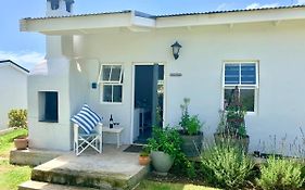 Paul Wallace Wines & Cottages